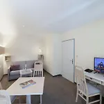 Crystls Apart Otel