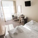 Crystls Aparthotel
