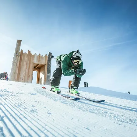 Hotel apartamentowy Crystls 4*