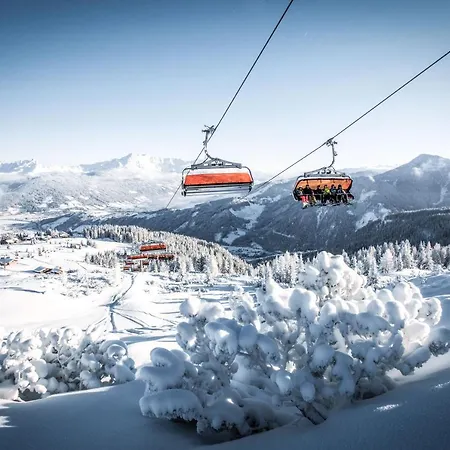 Hotel apartamentowy Crystls