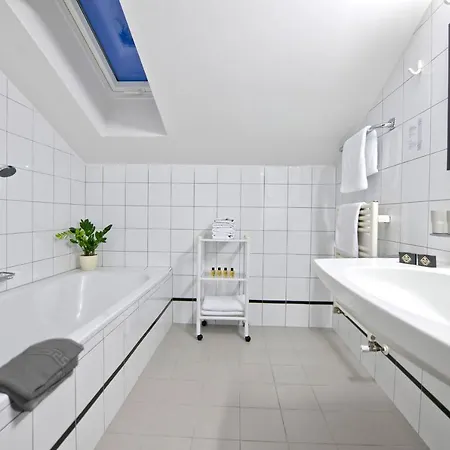 Crystls Aparthotel 4*