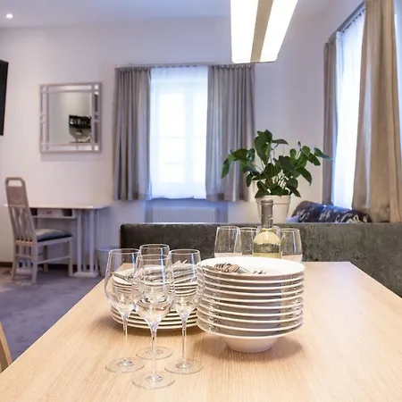 Crystls Aparthotel