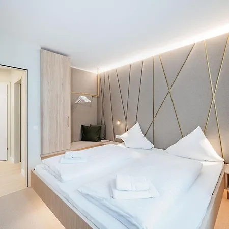 Aparthotel Crystls