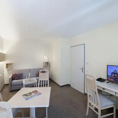 Crystls شقة فندقية