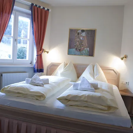 Crystls Hotel apartamentowy 4*