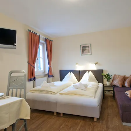 Crystls Hotel apartamentowy 4*