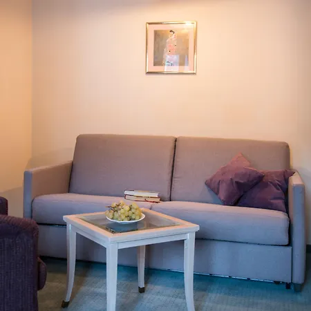 Crystls شقة فندقية 4*