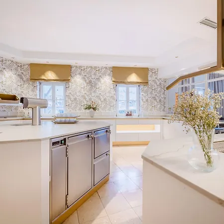 Crystls 4* فلاخاو