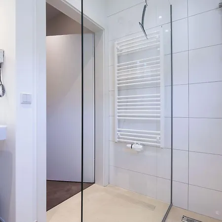 Hotel apartamentowy Crystls 4*