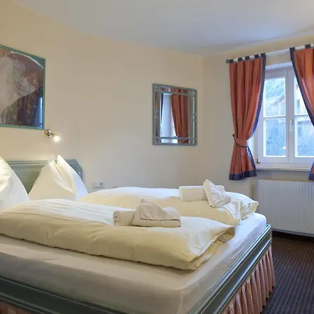 Crystls Aparthotel