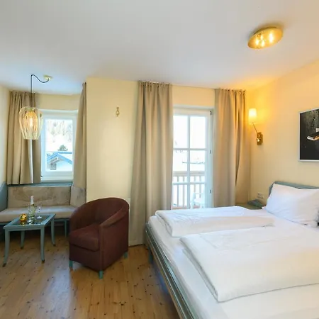 Crystls Aparthotel