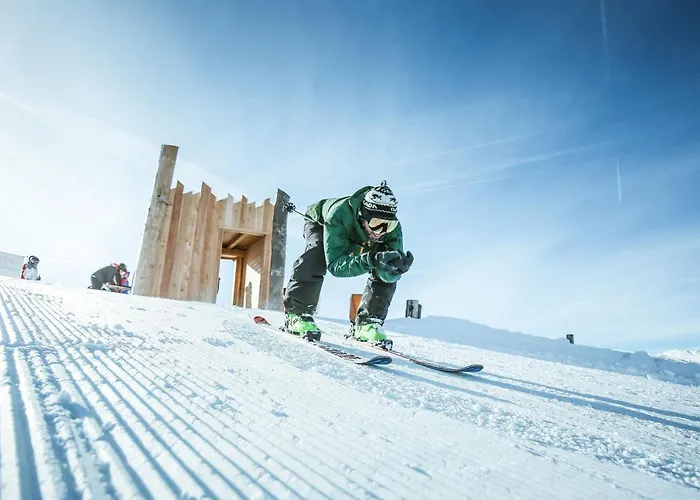 Aparthotel Crystls 4*