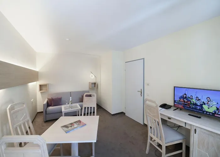 Crystls Lägenhetshotell