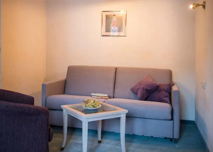 Crystls Lägenhetshotell 4*