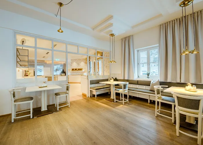 Crystls Lägenhetshotell