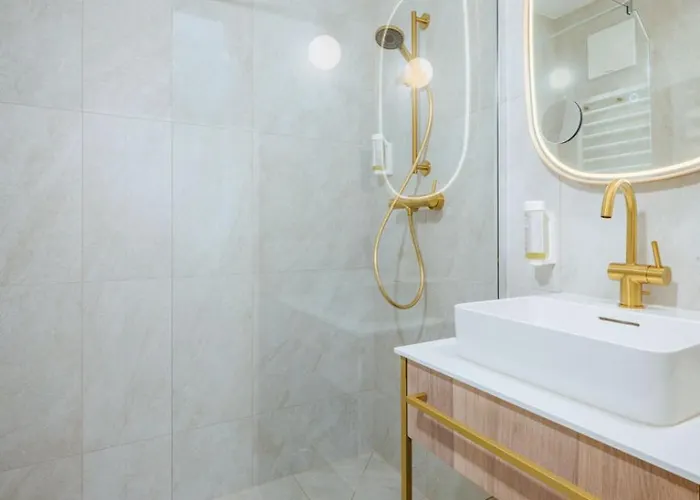 Lägenhetshotell Crystls 4*