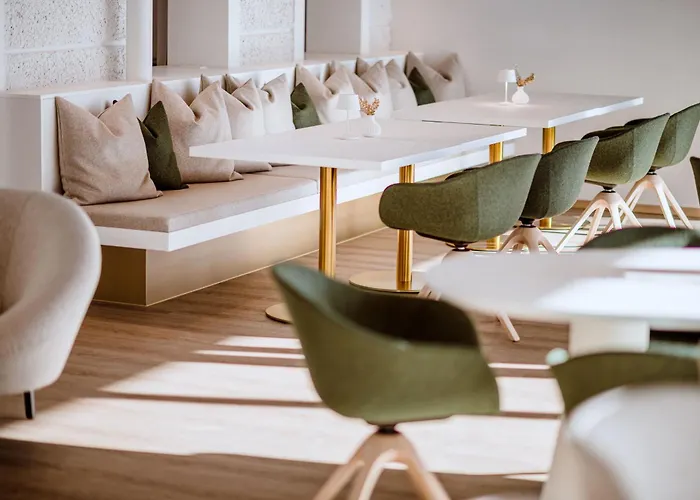 Crystls Lägenhetshotell 4*